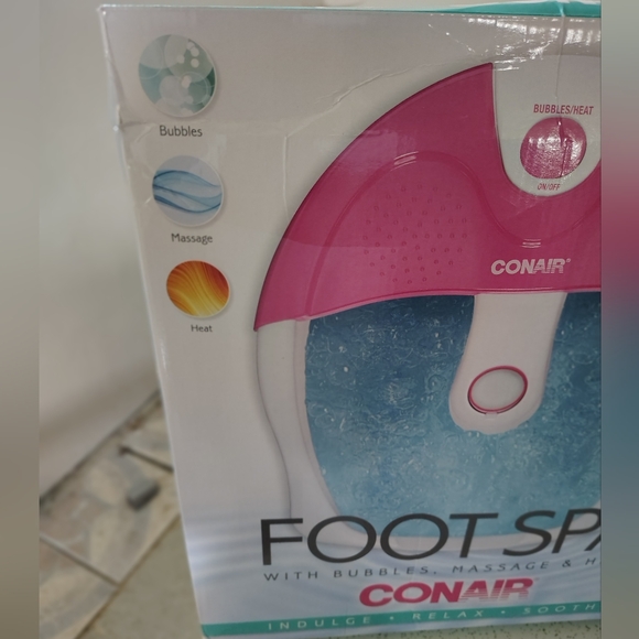 NIB Conair Foot Spa Heated Massage Bubbles And Textured Footrest - Picture 3 of 9